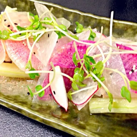 Radish Salad w/ Cucumber, pickled Cauliflower and Sesame|Christopher William Beasleyさん