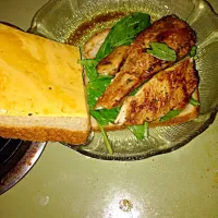 Chicken breast with tomato & spinach and cheese & wheat bread|Graceさん