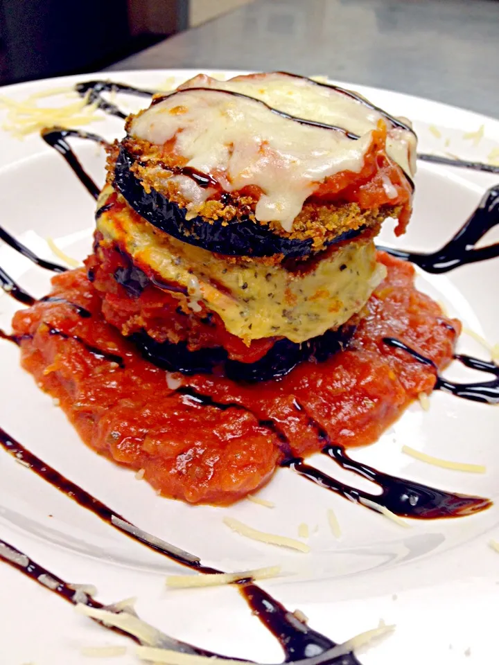 Eggplant Tower on top of house made marinara sauce topped with a balsamic reduction|Theran Conradさん