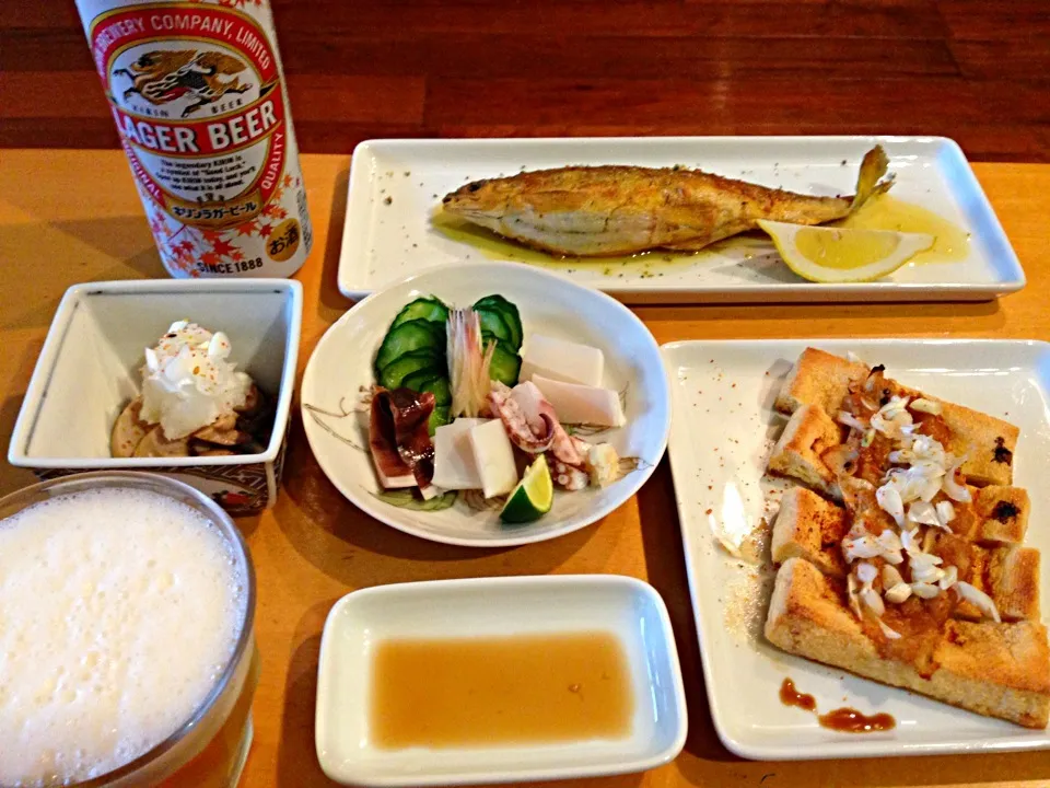 週末の夕食先ずはビールで|あきらさん