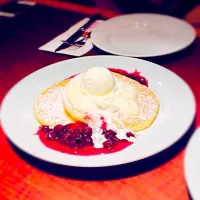 Snapdishの料理写真:pancake again.blueberry this time|vvvvさん