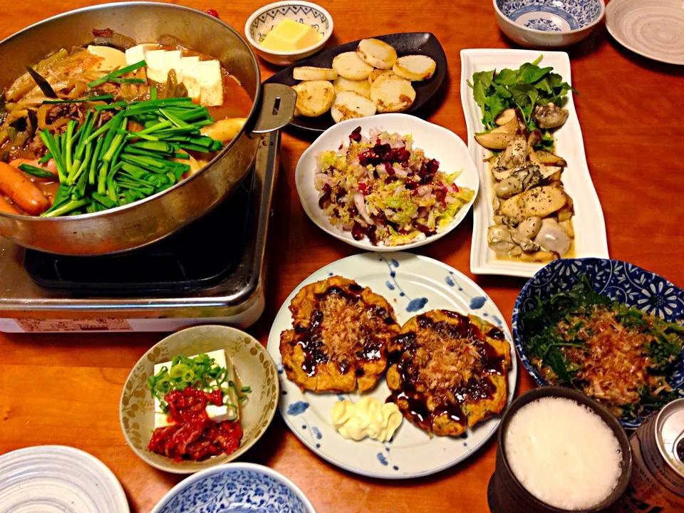 プルコギ鍋  牡蠣とエリンギのバター炒め  お好み焼き  白菜とシバ漬けのサラダ  ほうれん草のおしたし  中華風冷奴  山芋塩焼き|みゆさん