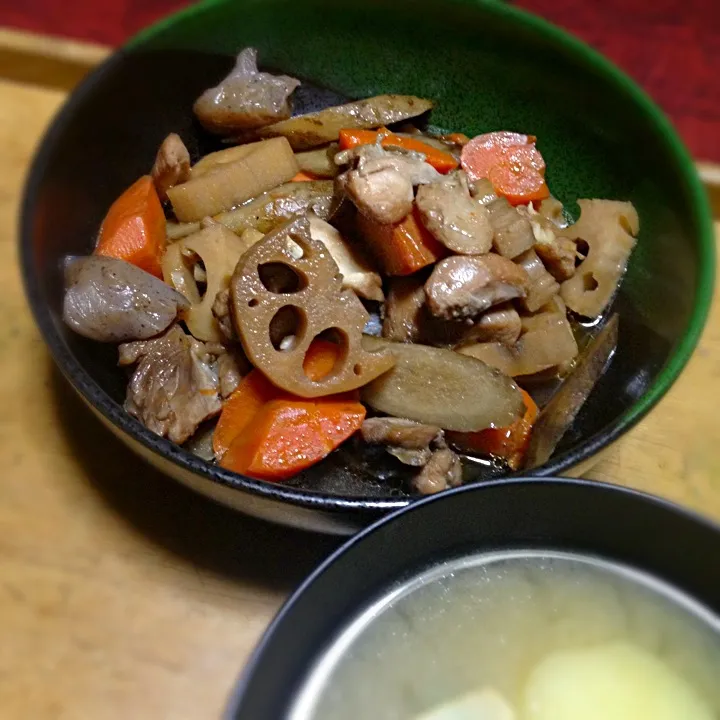 鶏肉とれんこんと野菜の煮物|ともえさん