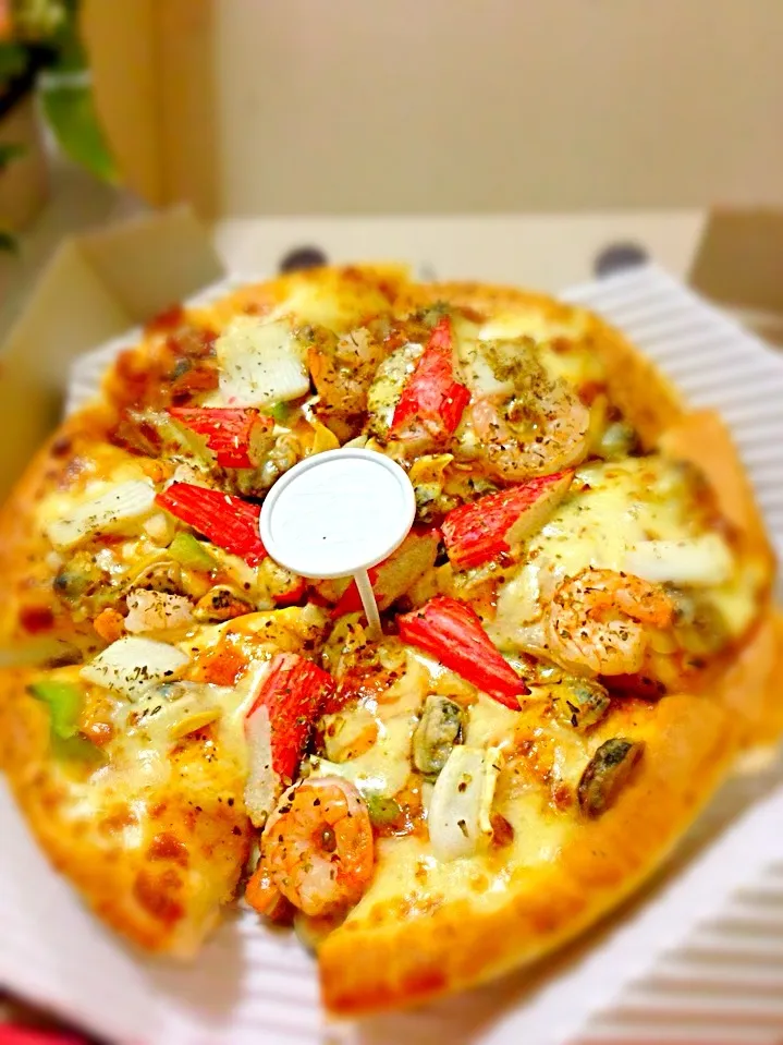 🍕 Seafood pizza by Pizza Hut|🍴melody🍛🎶さん