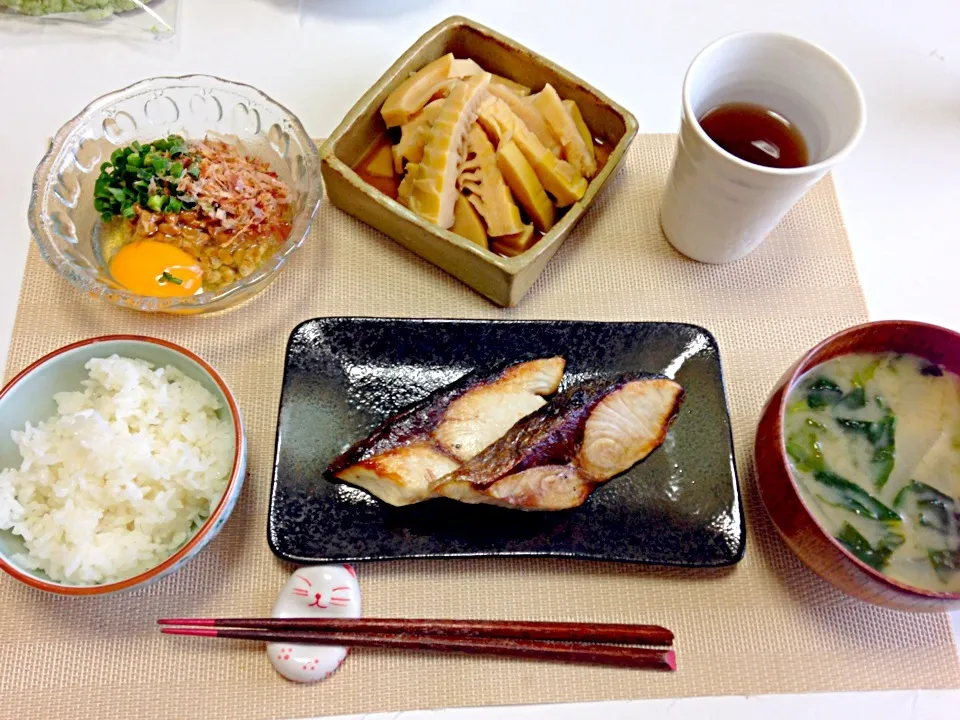 ブリの塩焼き＆筍の煮付け＆納豆＆味噌汁＆ご飯|sho...✡*゜さん