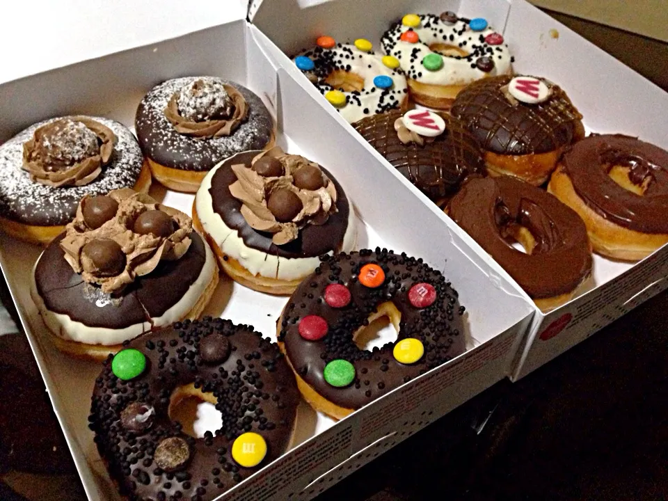 Krispy Kreme - Chocolate Creation ( Maltesers, Mars, M&M, Nutella & Ferrero Rocher )|iamfem05さん