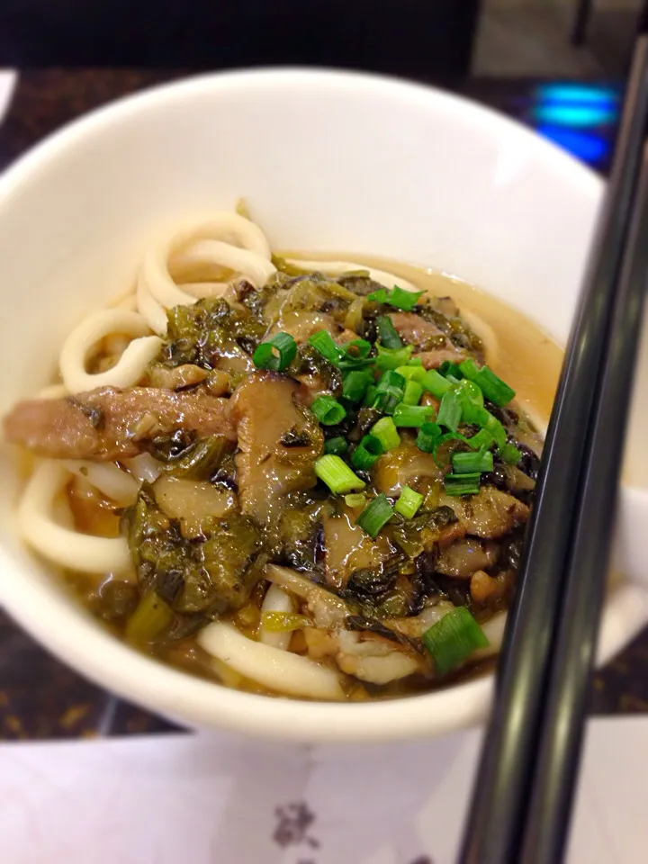 Shanghai ramen with mushroom & preserved vegetable|Mak Toniさん