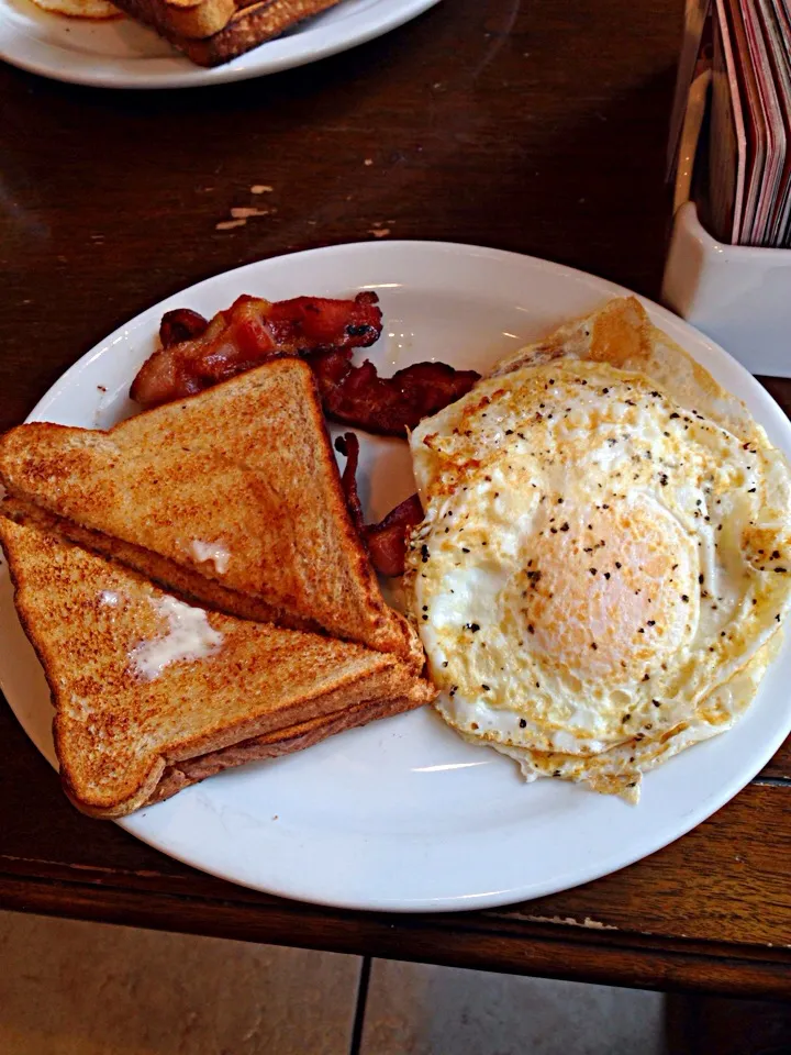 Lunch! Whole wheat bread, eggs, bacon|joie chowさん