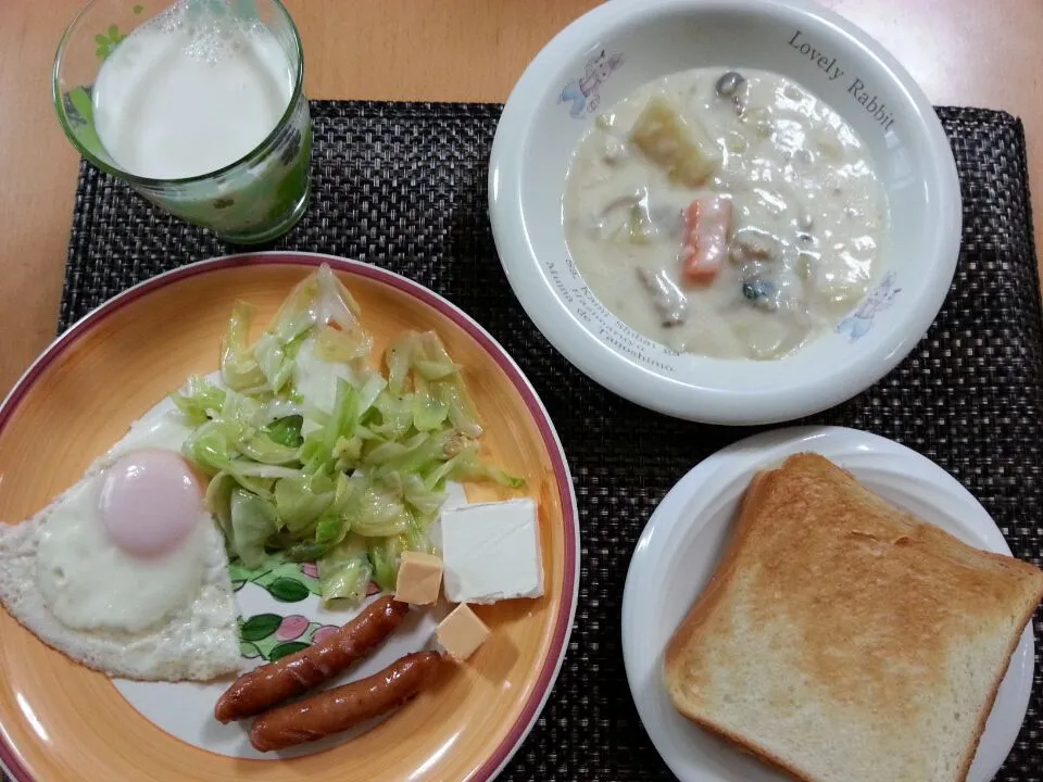 休みの朝食〜|たくぞうさん