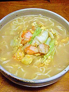 海老とキャベツと卵のチャンポン（サッポロ一番麺の力ちゃんぽん）|すーさん