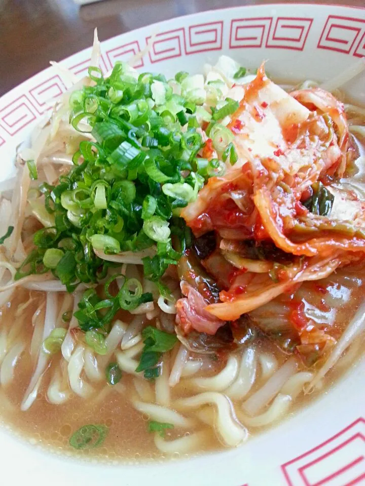 まるちゃん正麺  味噌  で、キムチラ―メン|ふりるさん