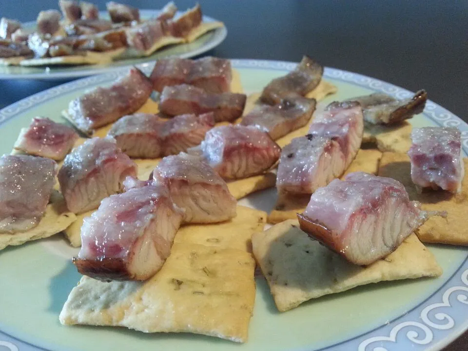 Smoked Swedish eel on Italian biscuits|Frank&Jolanda - Eteninbeeldさん