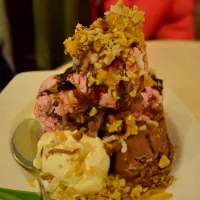 pili & tinutong chili icecream :)|airene de castroさん