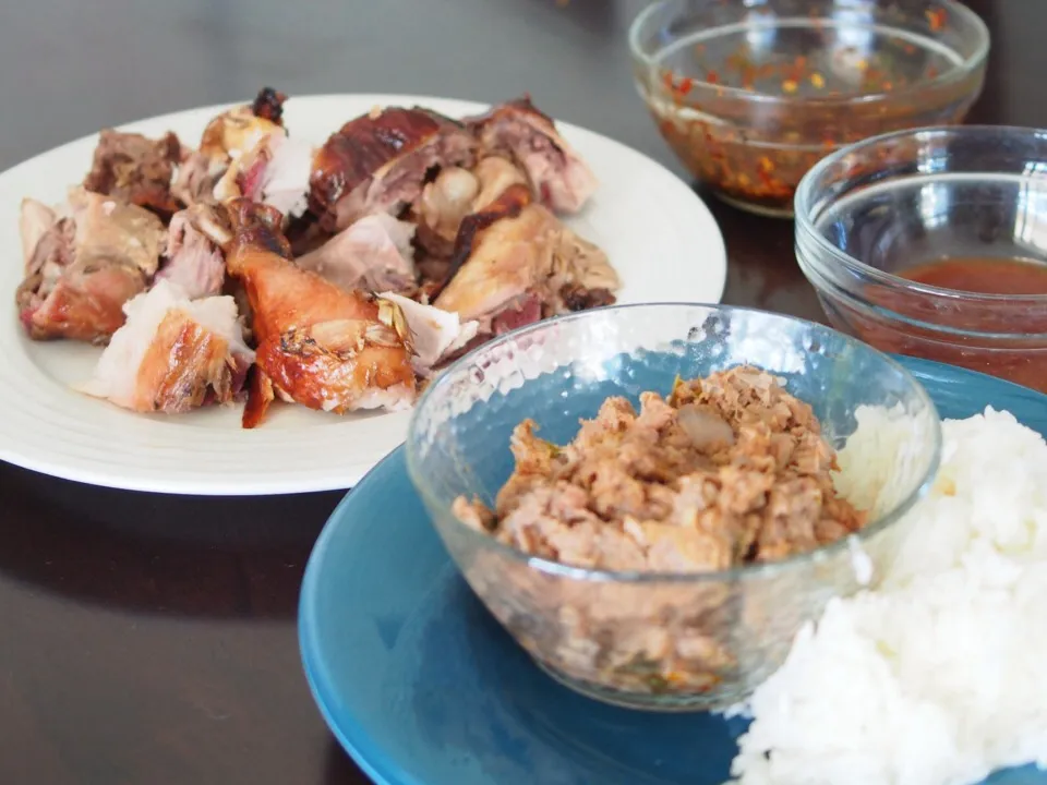 Grill Chicken with northern Thai local menu|Watcharachai Changsomさん