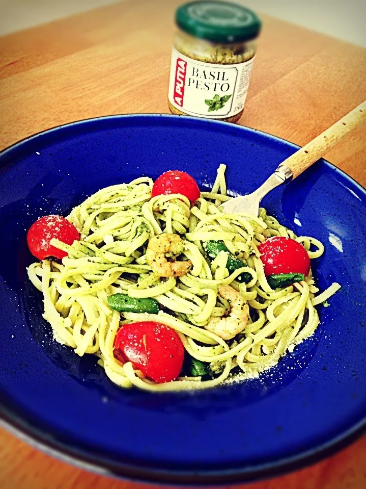 バジルペーストでお手軽パスタ🍝   小エビとアサリとインゲンのジェノベーゼ🍀|いくえさん