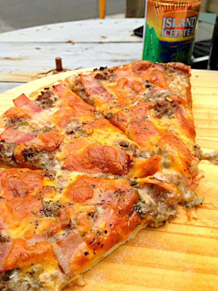 Bacon cheeseburger pizza|lauren shannonさん