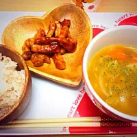 Snapdishの料理写真:ポークソテーとスープパスタ♡|ちぃさん