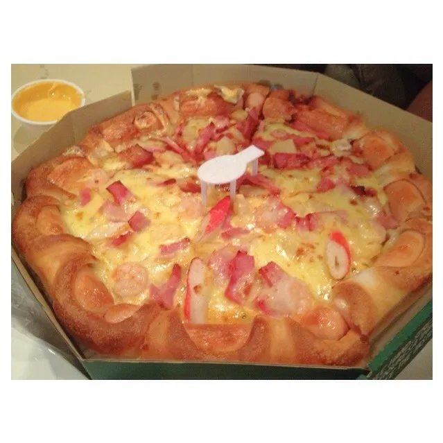 Hawaiian Pizza🍕|EARNS❁さん