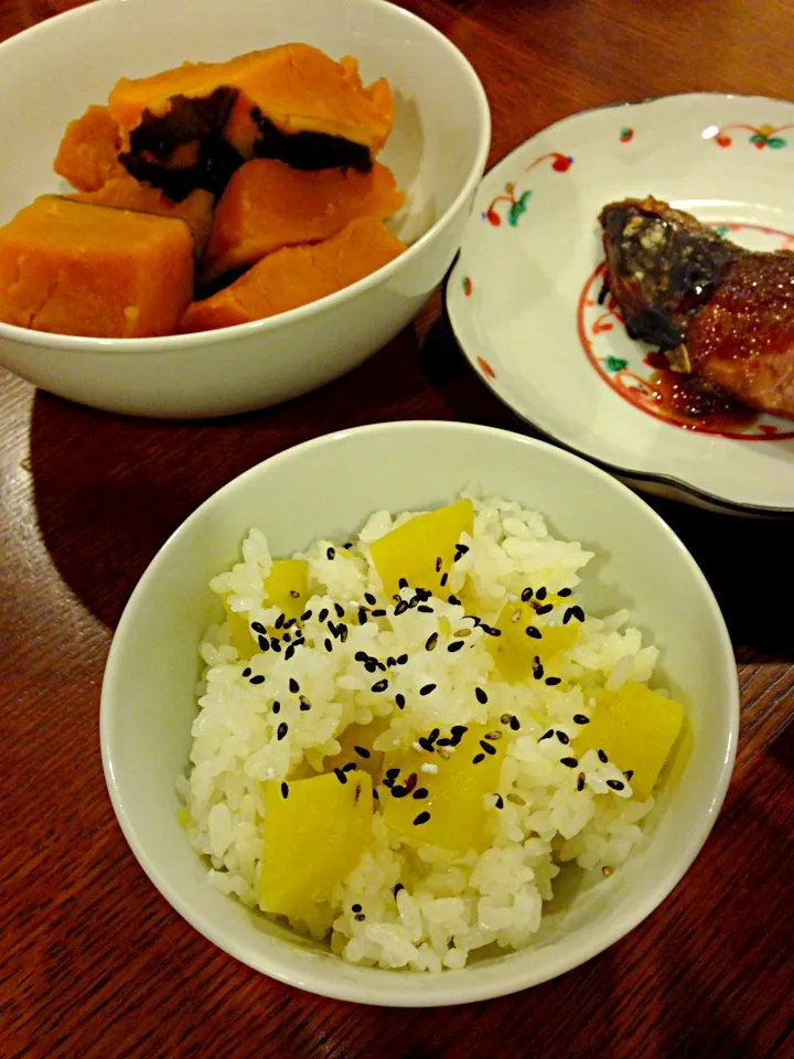 芋ご飯とぶり塩焼き🍠|yuuminさん