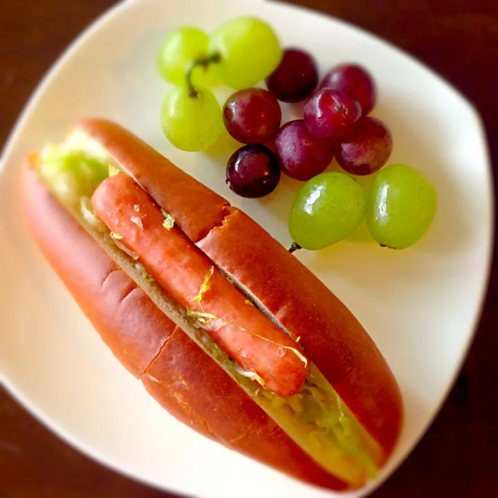 ホットドックでお昼ご飯♪|みぃさん