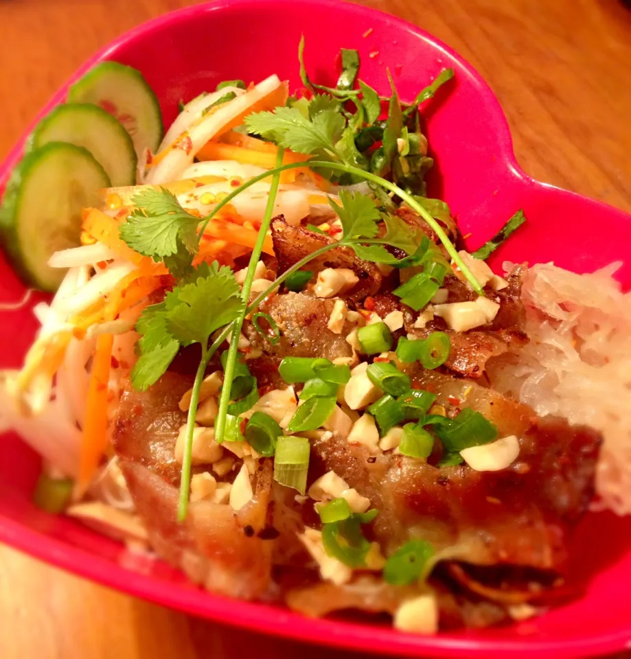 Snapdishの料理写真:Bun thit nuong (vietnamese grilled pork vermicelli)|Maylingさん