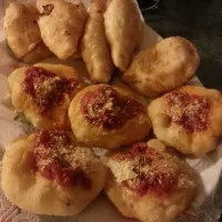 Snapdishの料理写真:montanara e pizza fritta... un classico!|Fabrizio MrMaruzzellaさん