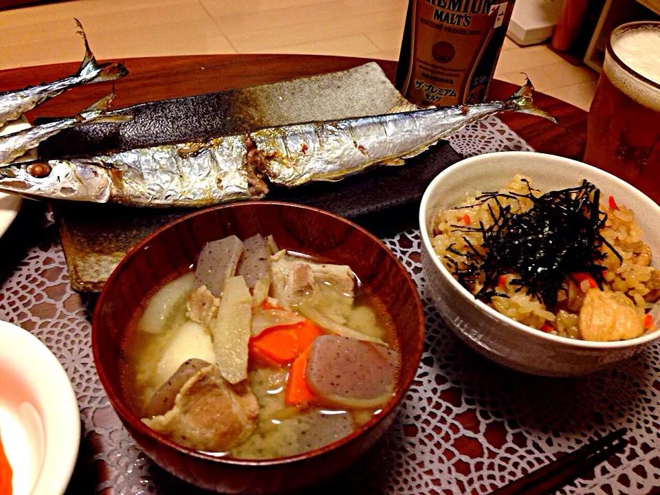 秋刀魚、豚汁、鶏五目ご飯|happylifeさん