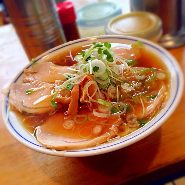 築地市場で朝食を…中華そば編🍜|おかっぴーさん