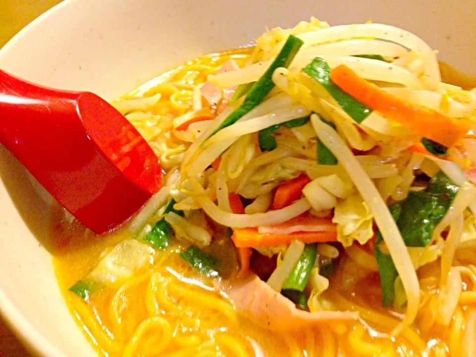 Snapdishの料理写真:味噌ラーメンで夕食🍜🍜|かずみさん