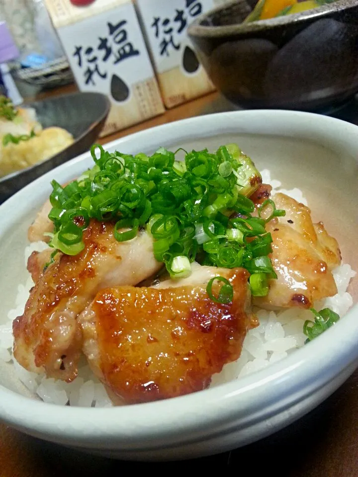 ねぎ塩鶏丼    『創味の塩たれ』を頂いたので＼(^^)／|ふりるさん