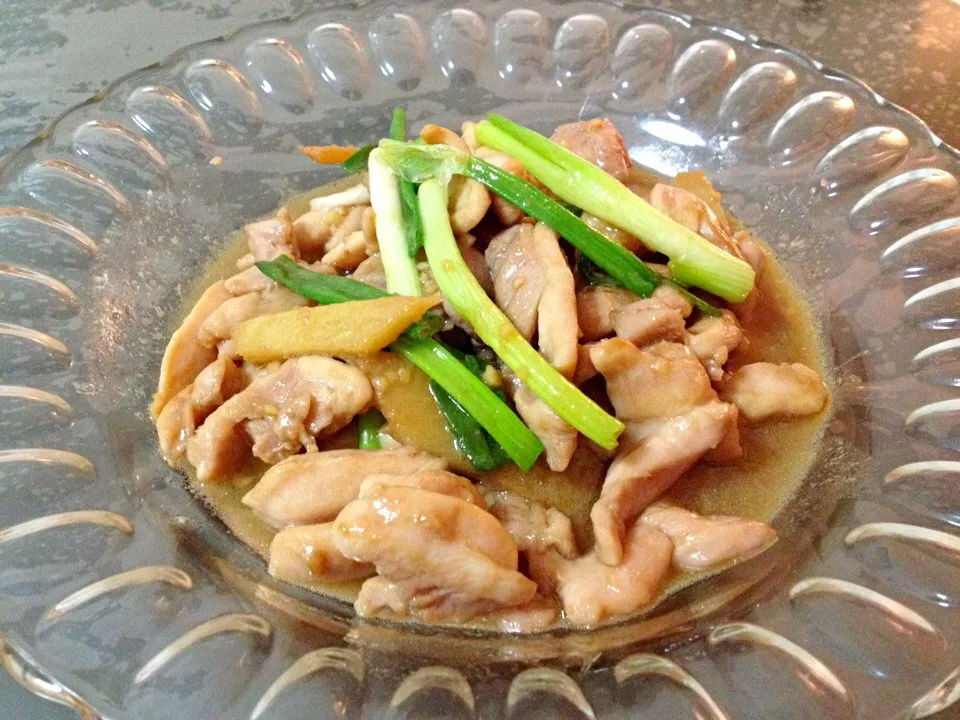 Stir fry chicken with spring onion|Angie Yapさん