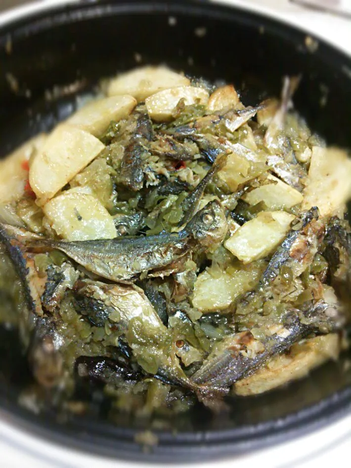 Balado hijau koaji dan kentang (fried koaji and potato in green chili sauce)|RikaEmakAkbarKhawlaさん