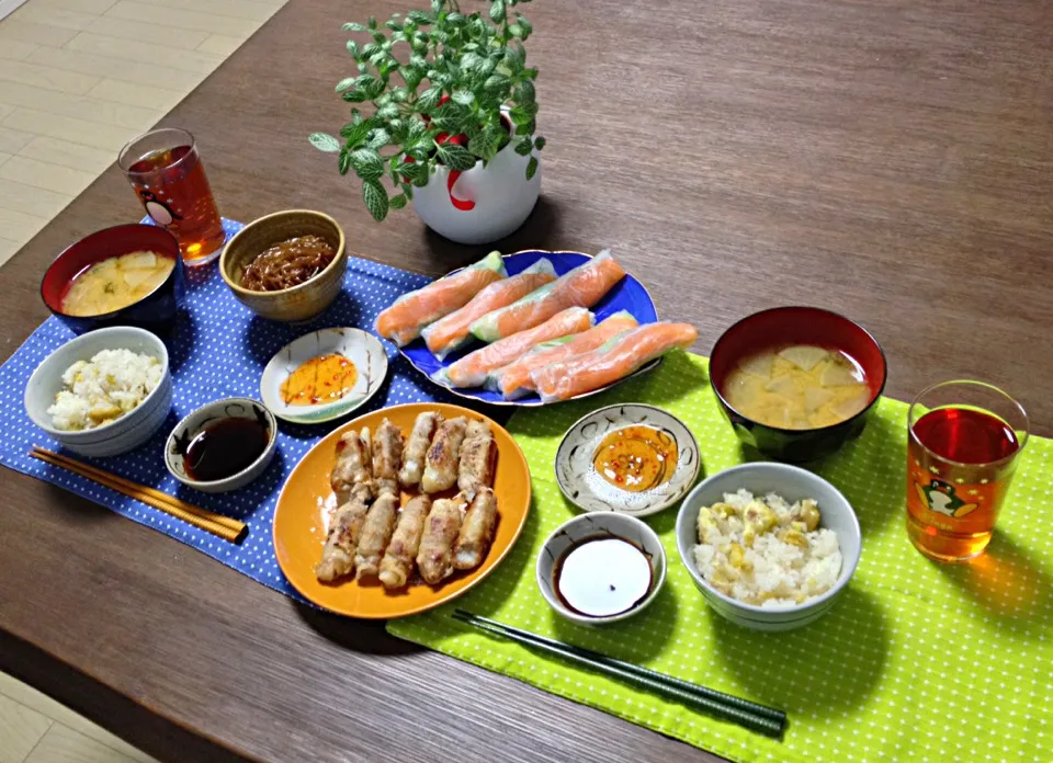 長芋の肉巻焼、雷こんにゃく、サーモンとアボカドの生春巻、大根のお味噌汁、栗おこわ|pentarouさん