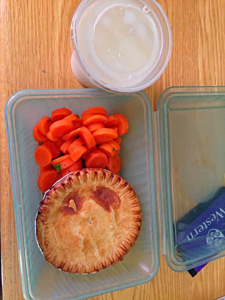 Chicken pie, carrots, plain soy milk|joie chowさん