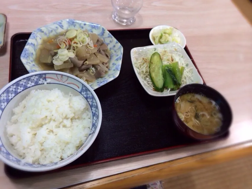 もつ煮定食|ぬぬ。さん