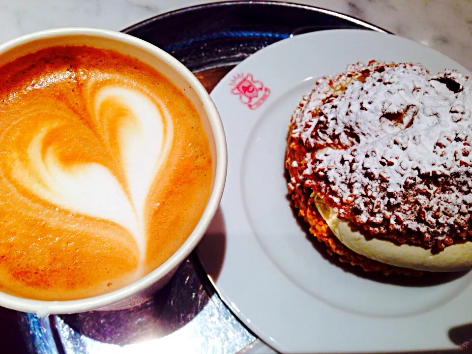 シューとカプチーノ|サヤラムネさん