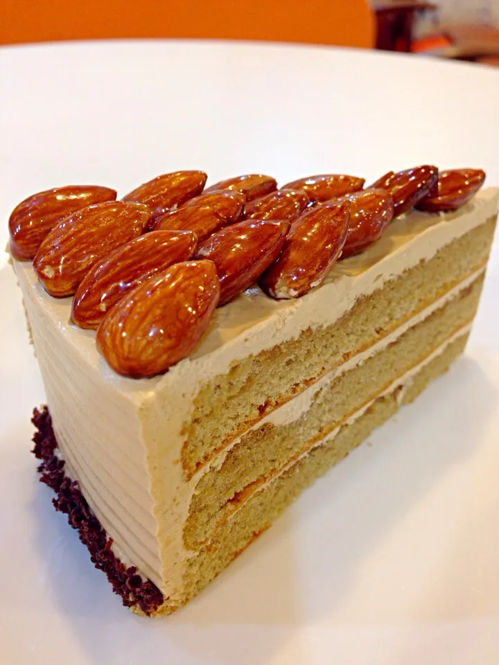 Snapdishの料理写真:Caramel Toffee Cake|Aomさん