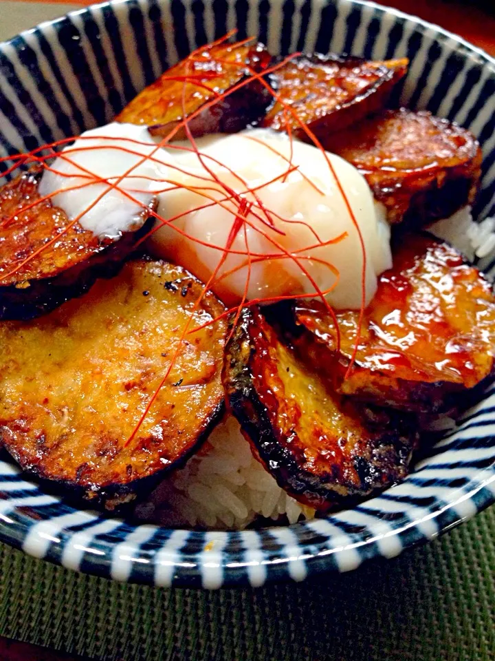 Snapdishの料理写真:MMasahiro's Teriyaki bowl of egg&eggplant🍻もっちぃさんの茄子の照り玉どぉ〜んw|🌈Ami🍻さん