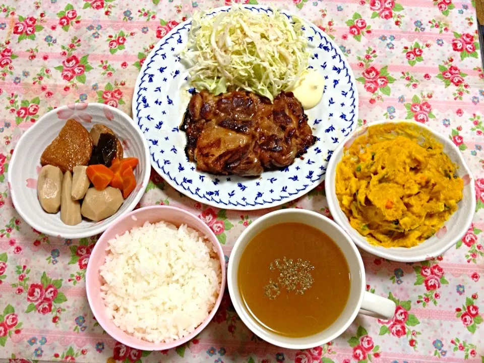 晩ご飯＊照り焼きチキン、かぼちゃサラダ、かぼちゃスープ、里芋の煮っころがし|まゆめろさん