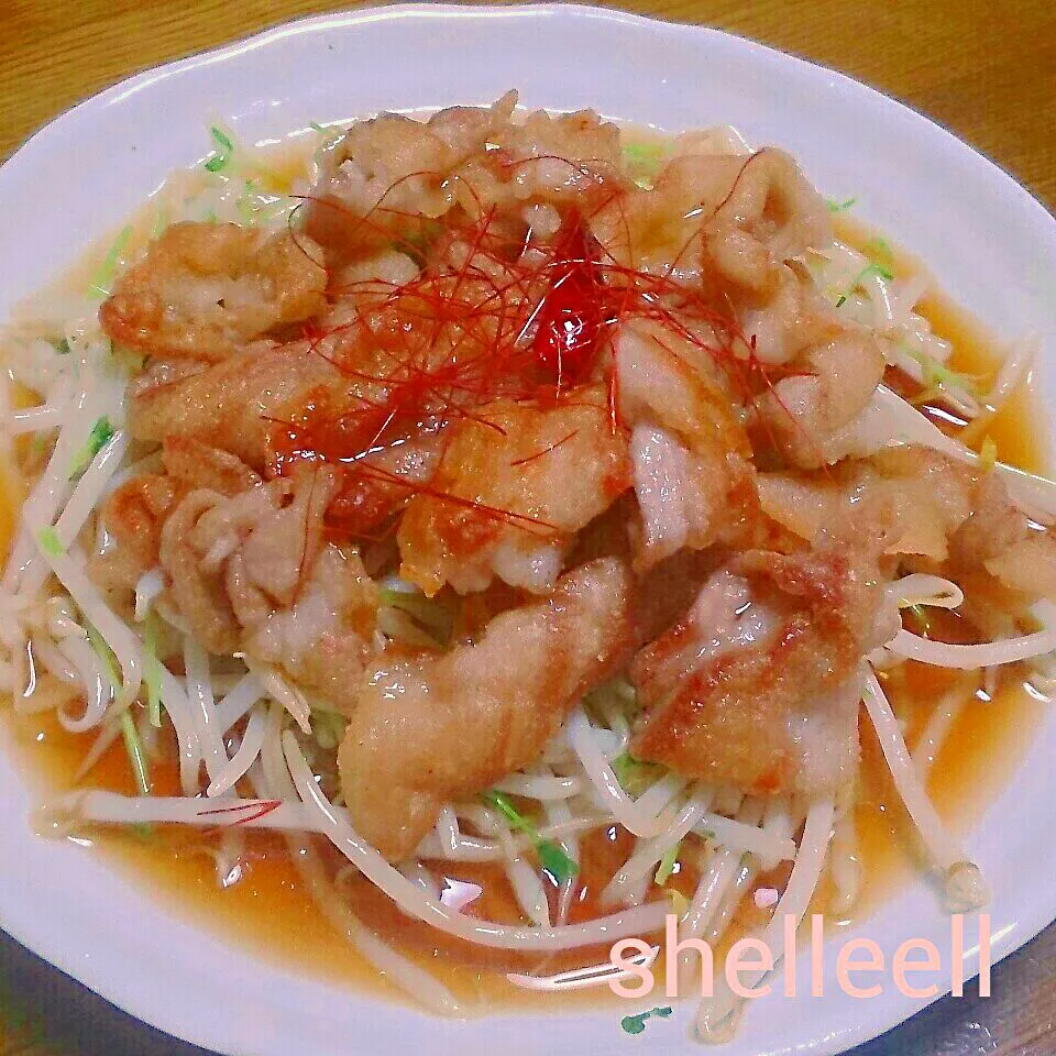 カリカリ豚バラの南蛮漬け風～をヤマサめんつゆ(トムヤンクン) で(^ー^)|シェリリンさん