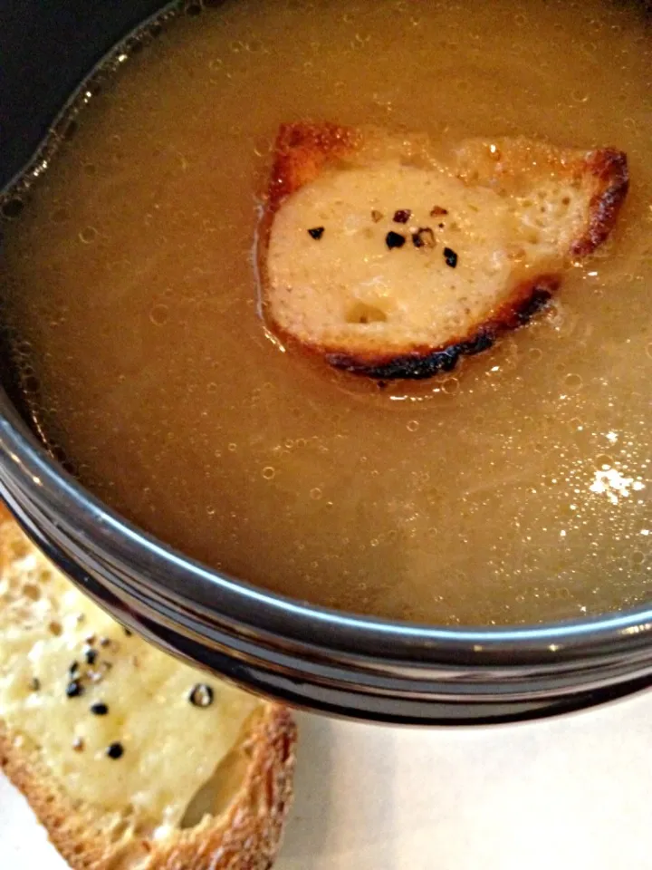 French onion soup with cheese crouton|12Dragonさん