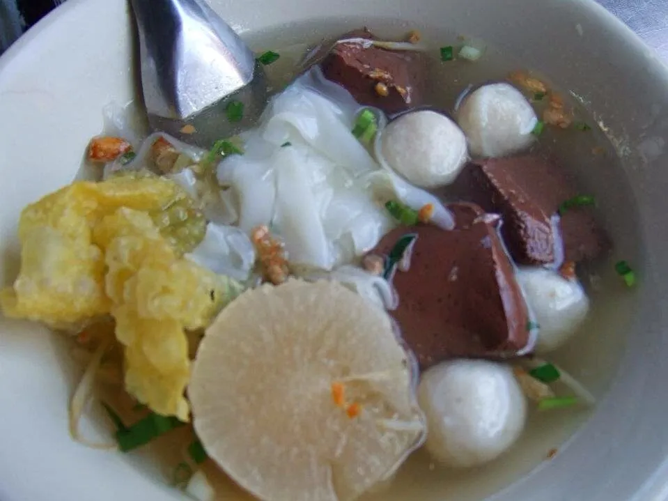 Thai Fishball Kway Teow Soup with Pig's Blood|Yvonne Limさん