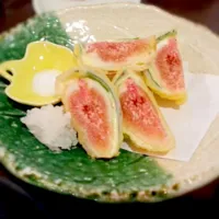 Snapdishの料理写真:いちぢくの湯葉大葉揚げ|けいこさん