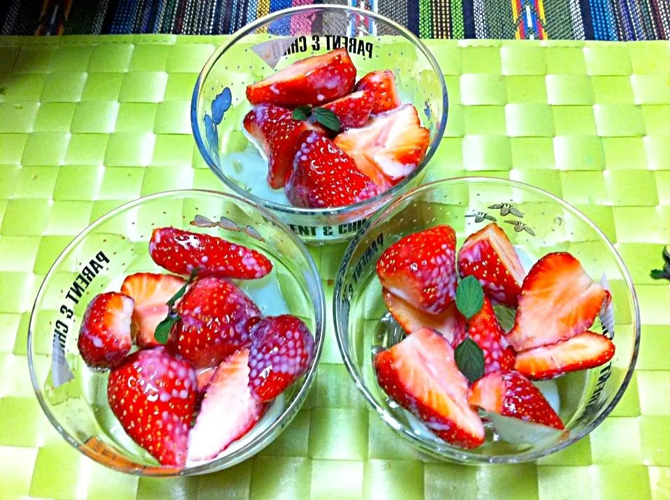 Strawberries for my Kids|jack tadeoさん