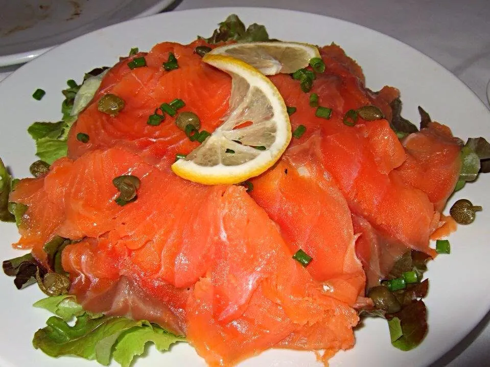 Snapdishの料理写真:Pattaya - Smoked Salmon Salad|Yvonne Limさん