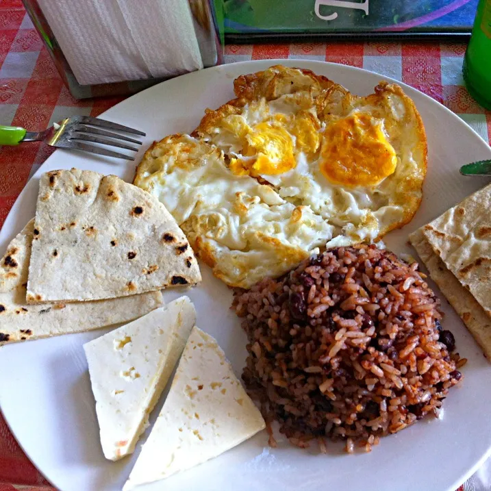 Snapdishの料理写真:Breakfast in Nicaragua|wiwi mrgさん