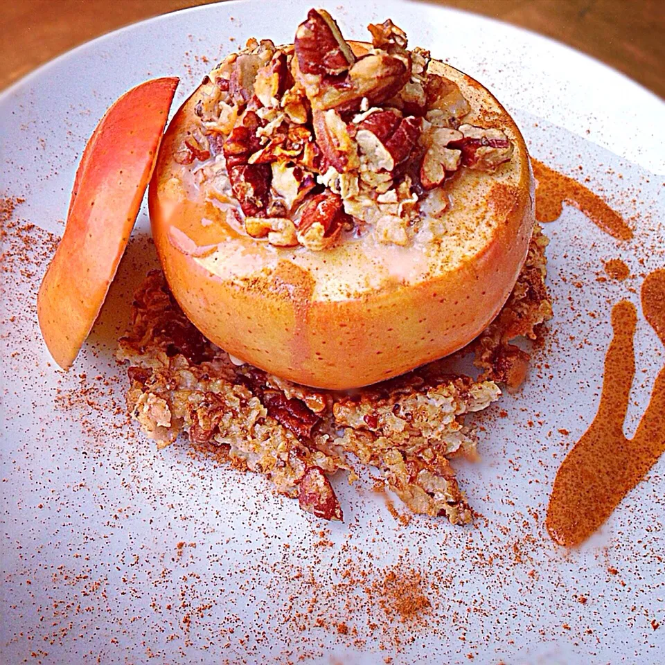 Stuffed Baked Apple with Calorie Free Caramel Sauce|lindsay robesonさん