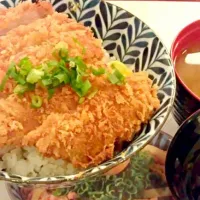 卡滋豬排丼|歐娜さん