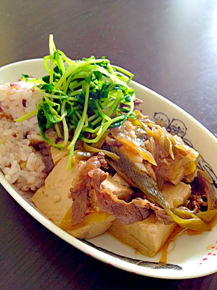 牛鍋丼に豆苗おひたし添え|halさん