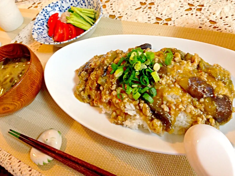 麻婆茄子丼＆糸こんの中華サラダ＆ワカメの味噌汁|sho...✡*゜さん